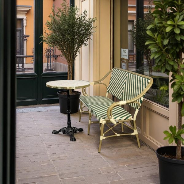 Café package Paris with bench