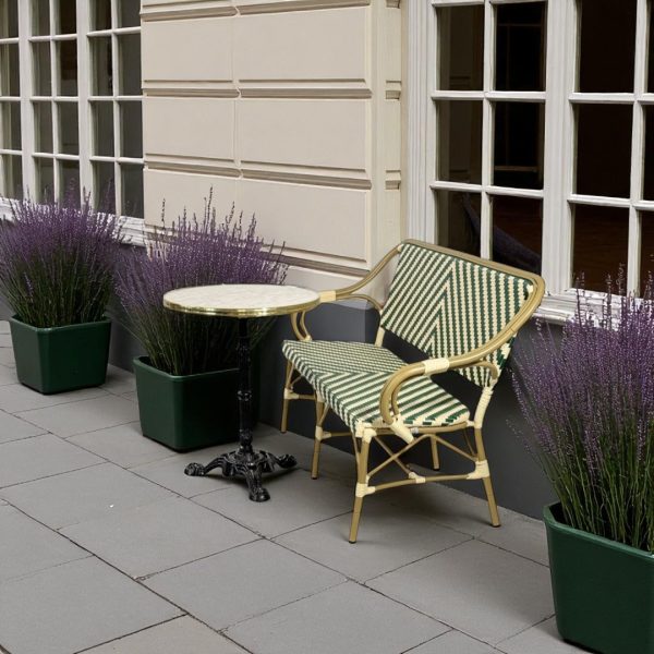 Café package Paris with bench
