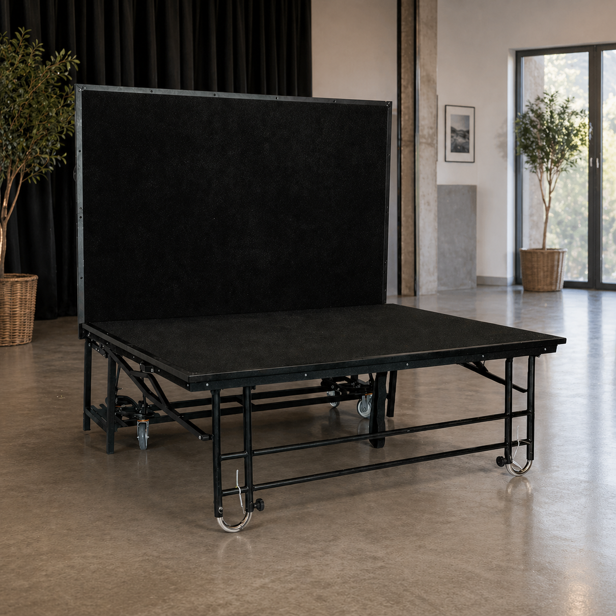 Z-Stage sammenklappelig Scene på hjul, sort tæppe