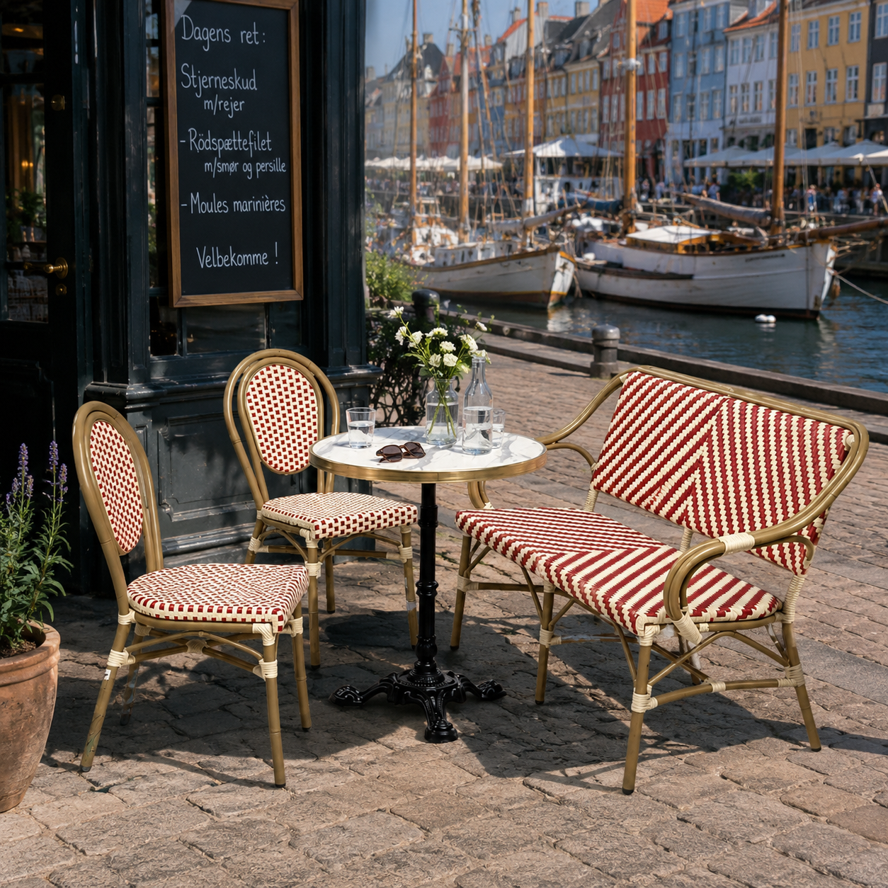 Cafépakke Paris med bænk og 2 stole rød-beige